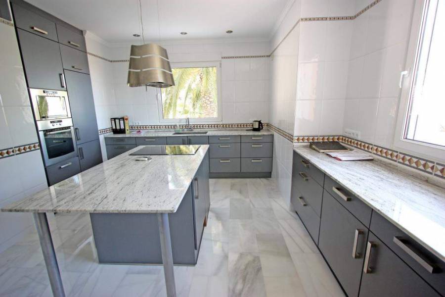 Calpe,Alicante,España,3 Bedrooms Bedrooms,4 BathroomsBathrooms,Chalets,30265