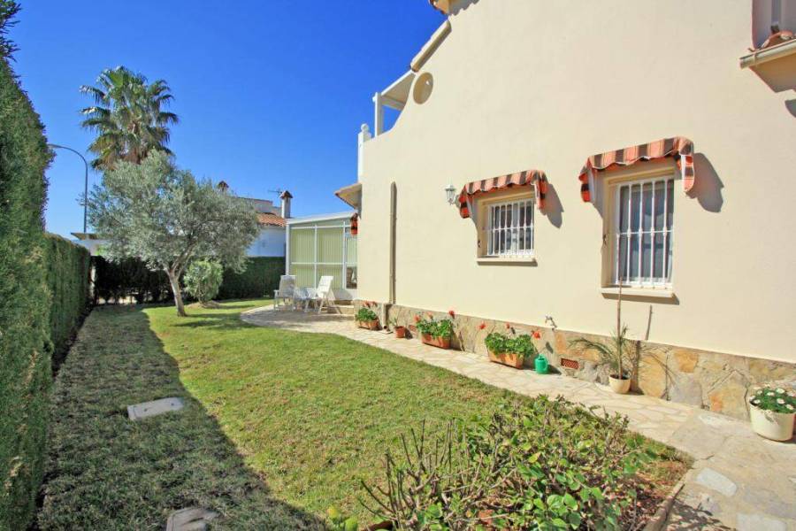 Dénia,Alicante,España,3 Bedrooms Bedrooms,2 BathroomsBathrooms,Chalets,30273