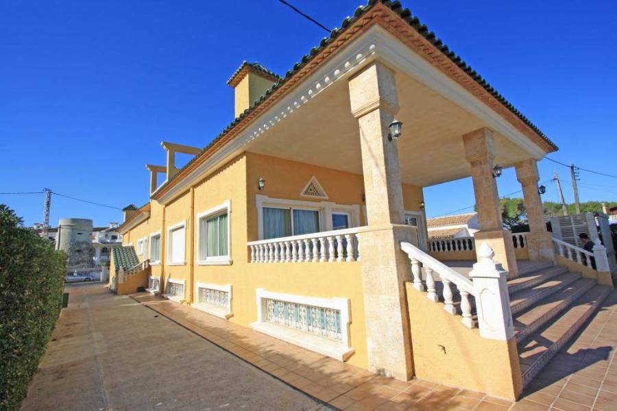 Dénia,Alicante,España,4 BathroomsBathrooms,Chalets,30282