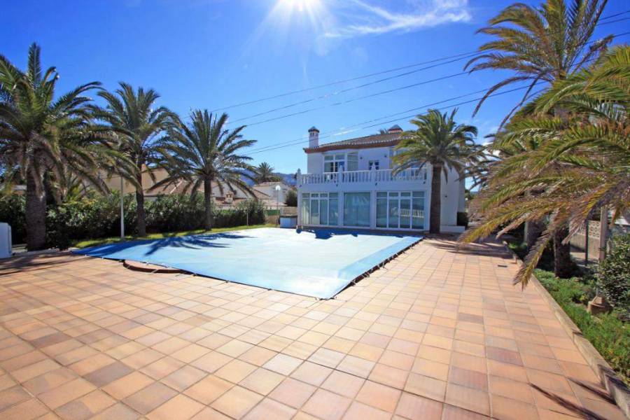 Dénia,Alicante,España,10 Bedrooms Bedrooms,5 BathroomsBathrooms,Chalets,30313