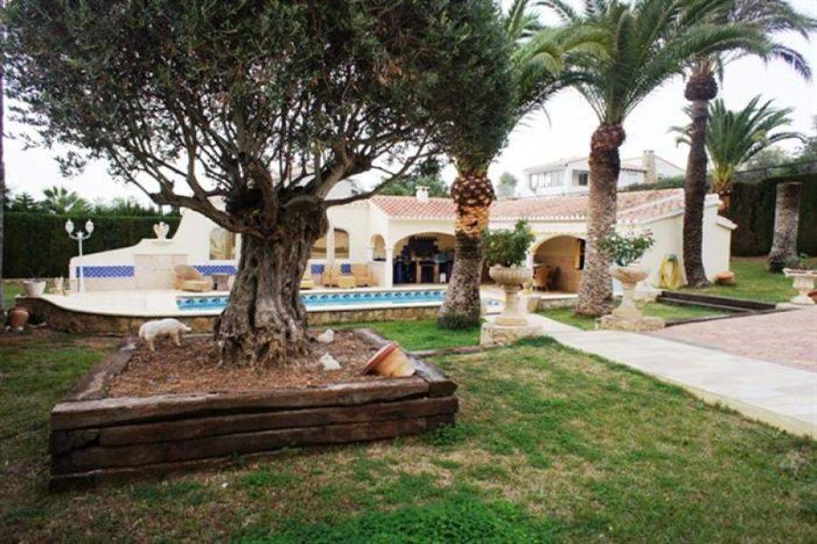 Dénia,Alicante,España,5 Bedrooms Bedrooms,4 BathroomsBathrooms,Chalets,30395