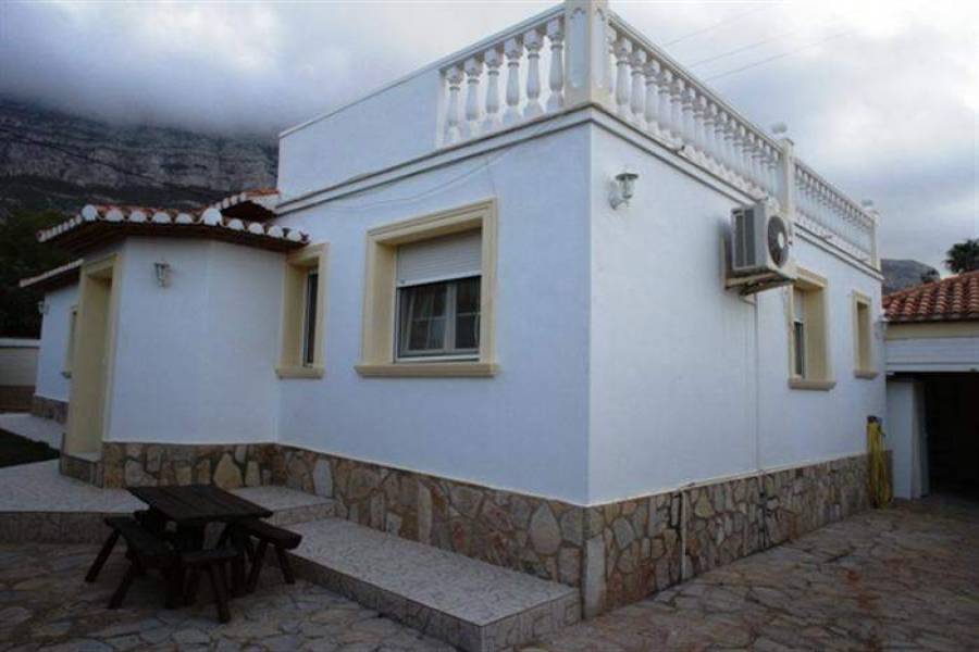 Dénia,Alicante,España,5 Bedrooms Bedrooms,4 BathroomsBathrooms,Chalets,30395