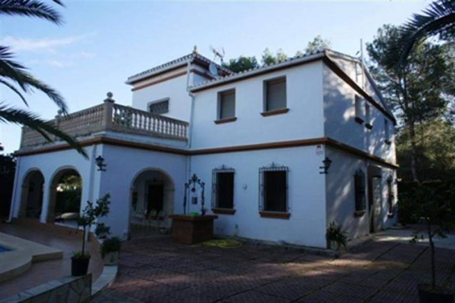 Dénia,Alicante,España,4 Bedrooms Bedrooms,3 BathroomsBathrooms,Chalets,30407
