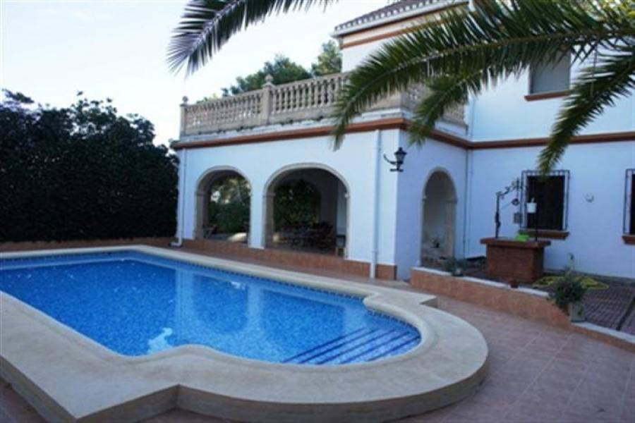 Dénia,Alicante,España,4 Bedrooms Bedrooms,3 BathroomsBathrooms,Chalets,30407