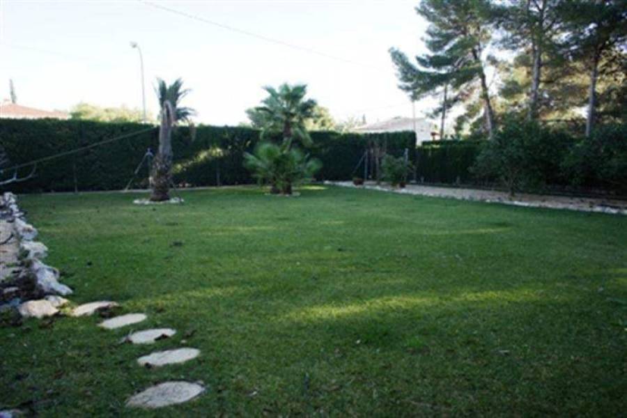 Dénia,Alicante,España,4 Bedrooms Bedrooms,3 BathroomsBathrooms,Chalets,30407