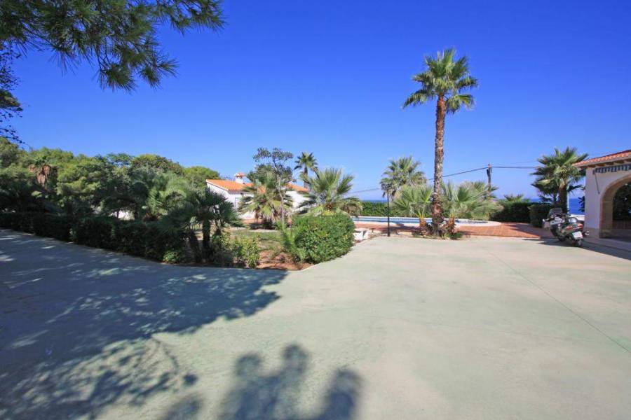 Dénia,Alicante,España,7 Bedrooms Bedrooms,3 BathroomsBathrooms,Chalets,30419