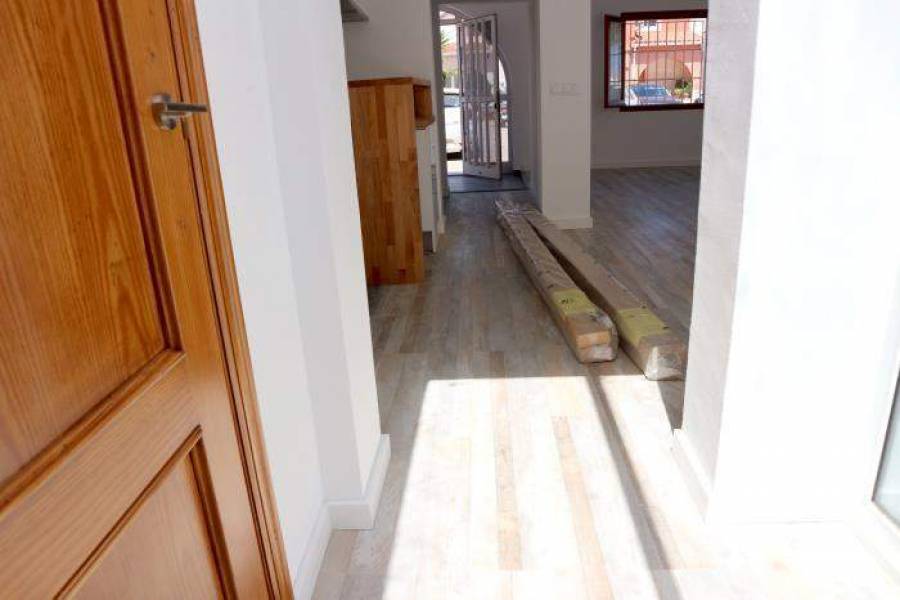 Dénia,Alicante,España,3 Bedrooms Bedrooms,2 BathroomsBathrooms,Casas,30491