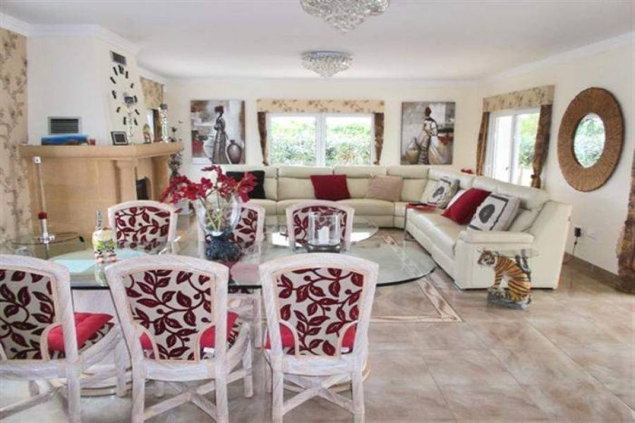 Pedreguer,Alicante,España,5 Bedrooms Bedrooms,5 BathroomsBathrooms,Chalets,30595