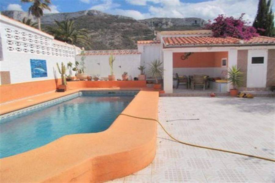 Dénia,Alicante,España,4 Bedrooms Bedrooms,3 BathroomsBathrooms,Chalets,30602