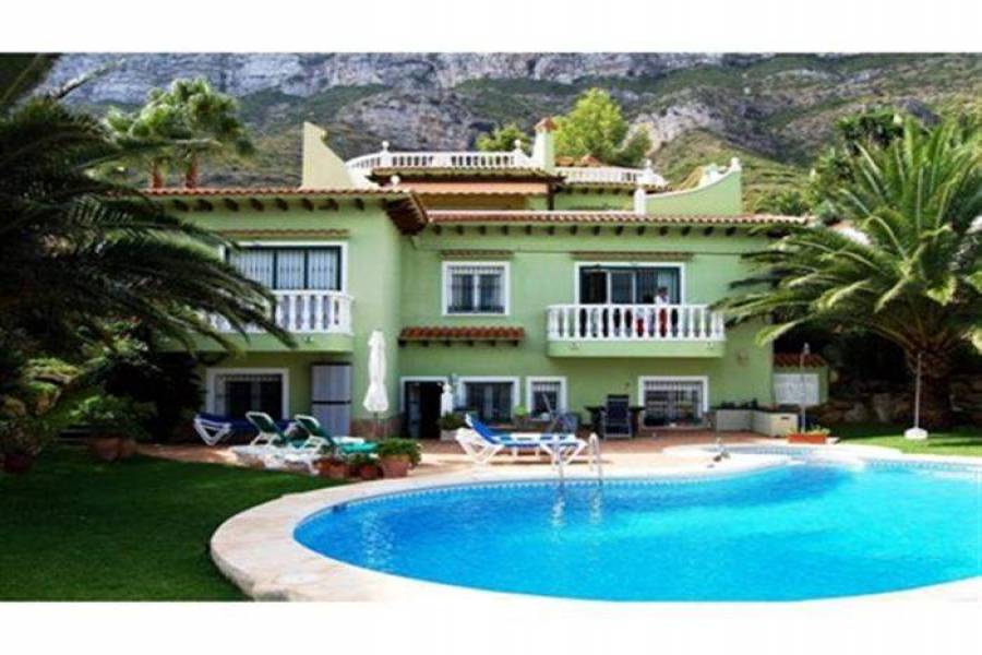 Dénia,Alicante,España,5 Bedrooms Bedrooms,4 BathroomsBathrooms,Chalets,30603