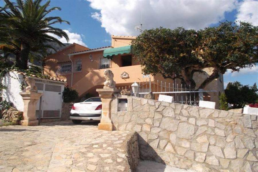 Dénia,Alicante,España,4 Bedrooms Bedrooms,3 BathroomsBathrooms,Chalets,30662