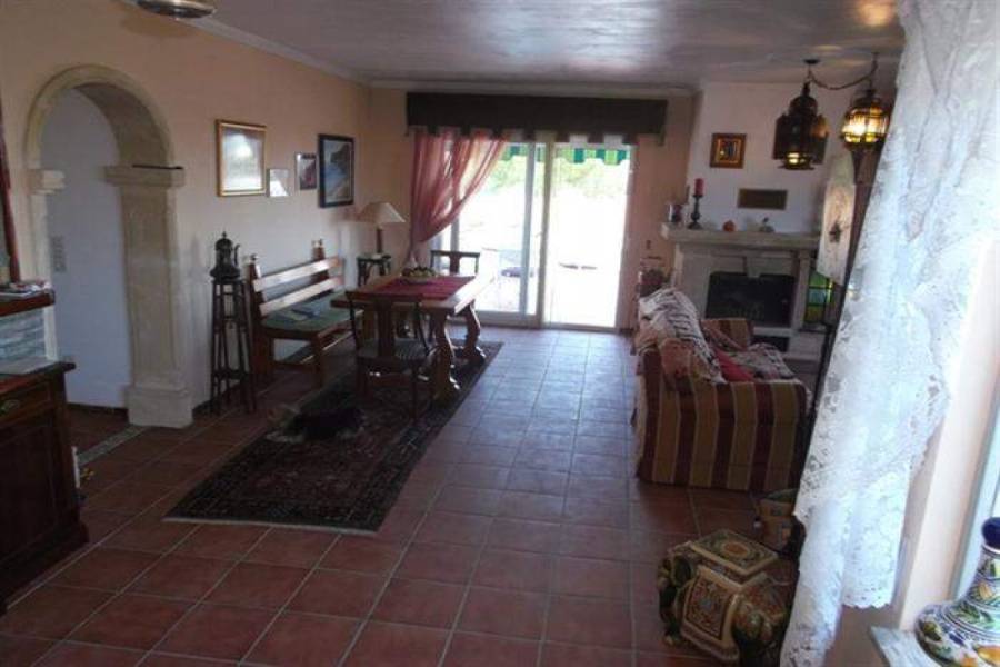 Dénia,Alicante,España,4 Bedrooms Bedrooms,3 BathroomsBathrooms,Chalets,30662