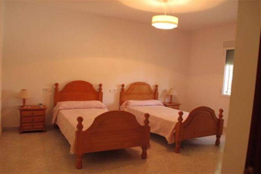 Beniarbeig,Alicante,España,4 Bedrooms Bedrooms,4 BathroomsBathrooms,Chalets,30671