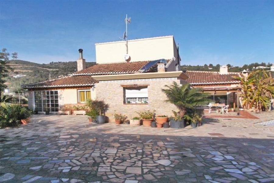 Pedreguer,Alicante,España,4 Bedrooms Bedrooms,3 BathroomsBathrooms,Chalets,30747