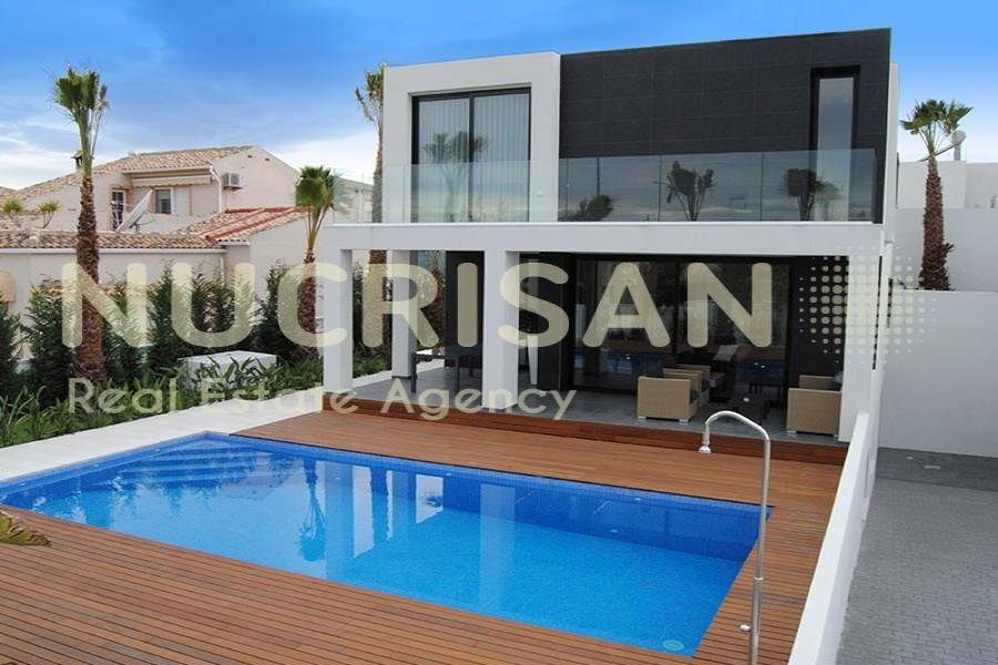 Elche,Alicante,España,3 Bedrooms Bedrooms,3 BathroomsBathrooms,Chalets,31029