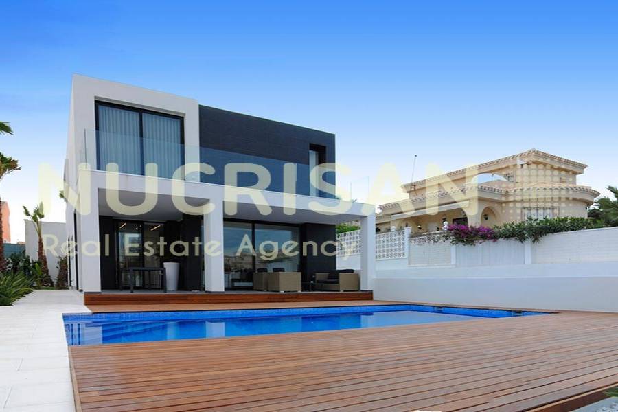 Elche,Alicante,España,3 Bedrooms Bedrooms,3 BathroomsBathrooms,Chalets,31029
