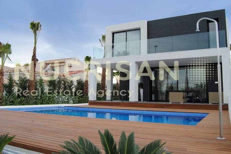 Elche,Alicante,España,3 Bedrooms Bedrooms,3 BathroomsBathrooms,Chalets,31029