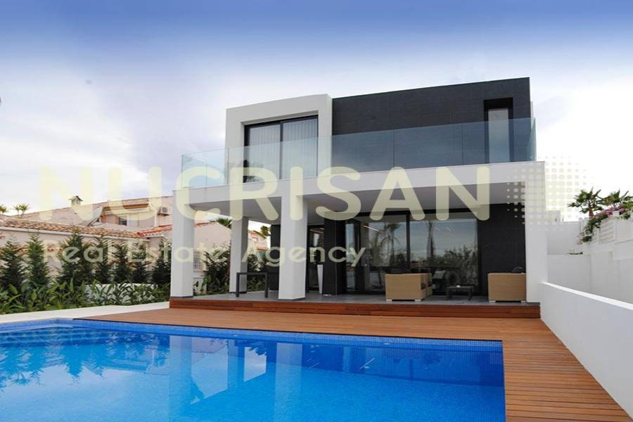 Elche,Alicante,España,3 Bedrooms Bedrooms,3 BathroomsBathrooms,Chalets,31029