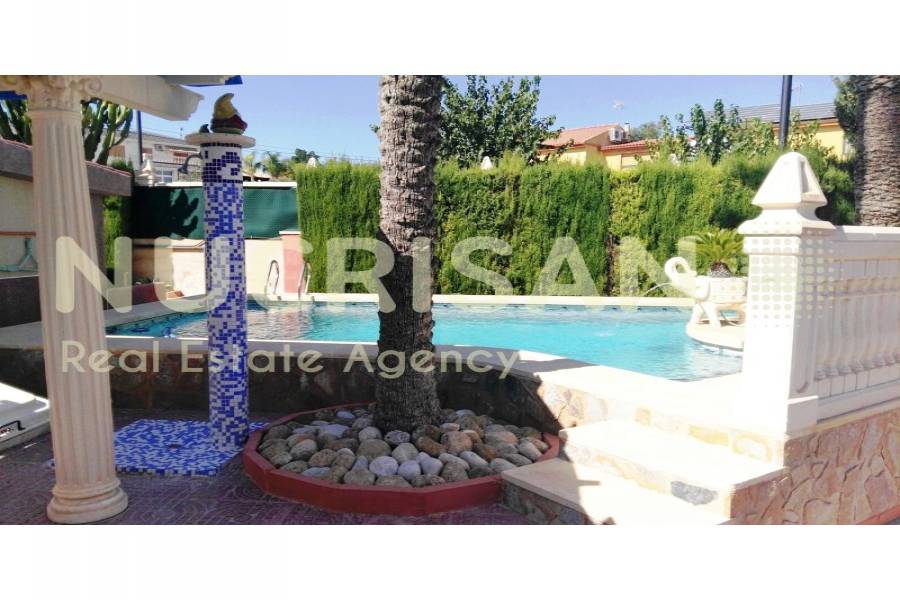 San Vicente del Raspeig,Alicante,España,4 Bedrooms Bedrooms,2 BathroomsBathrooms,Chalets,31044