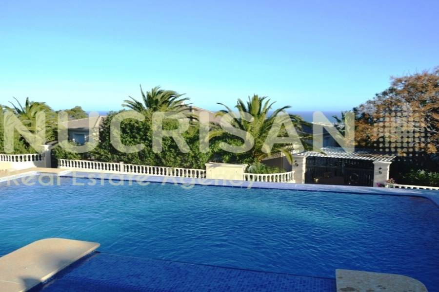Dénia,Alicante,España,4 Bedrooms Bedrooms,3 BathroomsBathrooms,Chalets,31072