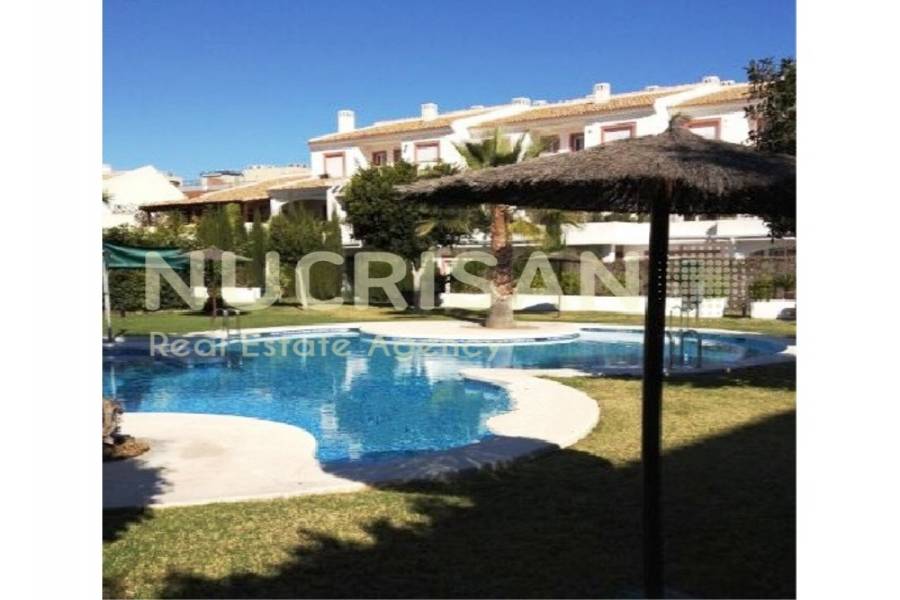 Alicante,Alicante,España,4 Bedrooms Bedrooms,3 BathroomsBathrooms,Chalets,31077
