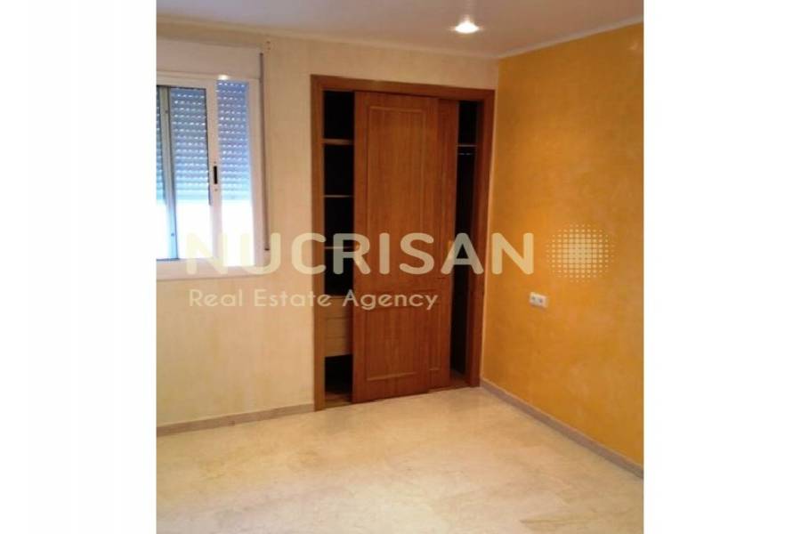Alicante,Alicante,España,4 Bedrooms Bedrooms,3 BathroomsBathrooms,Chalets,31077