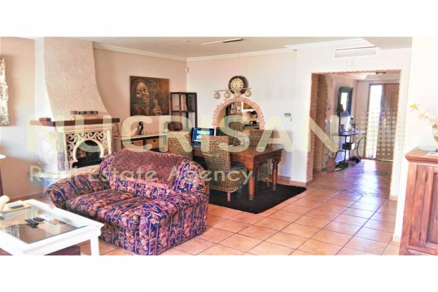 Alicante,Alicante,España,5 Bedrooms Bedrooms,3 BathroomsBathrooms,Chalets,31099