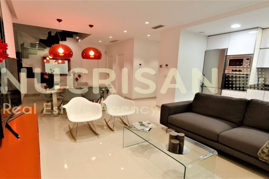Elche,Alicante,España,3 Bedrooms Bedrooms,3 BathroomsBathrooms,Chalets,31158