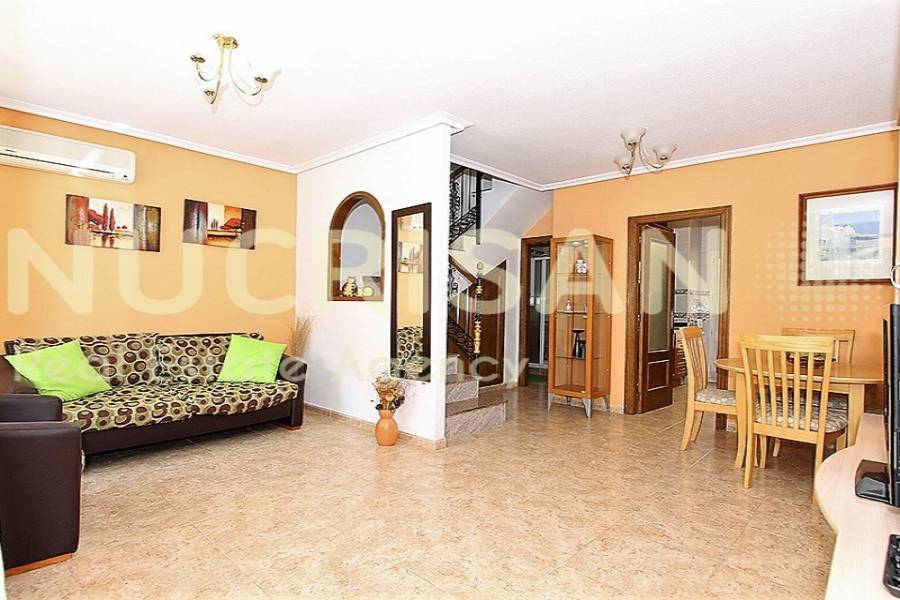 Orihuela,Alicante,España,3 Bedrooms Bedrooms,2 BathroomsBathrooms,Chalets,31200