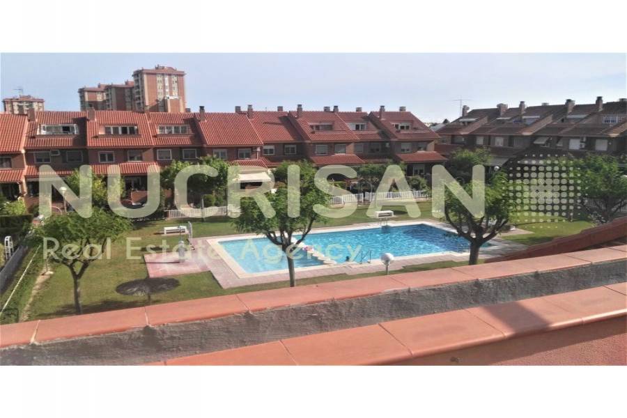 Alicante,Alicante,España,4 Bedrooms Bedrooms,3 BathroomsBathrooms,Chalets,31211