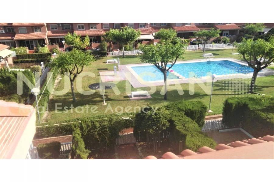 Alicante,Alicante,España,4 Bedrooms Bedrooms,3 BathroomsBathrooms,Chalets,31211