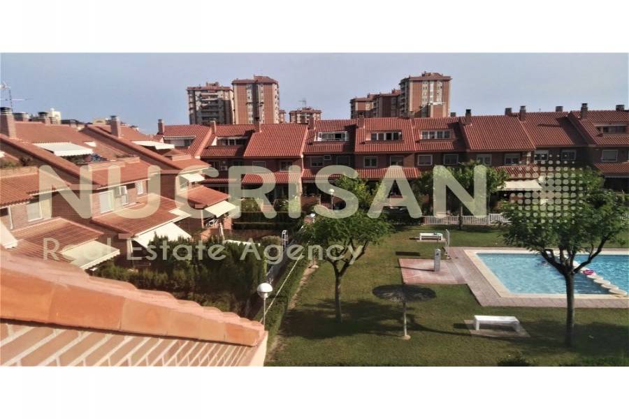 Alicante,Alicante,España,4 Bedrooms Bedrooms,3 BathroomsBathrooms,Chalets,31211