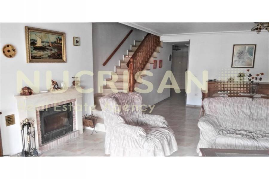 Alicante,Alicante,España,4 Bedrooms Bedrooms,3 BathroomsBathrooms,Chalets,31211