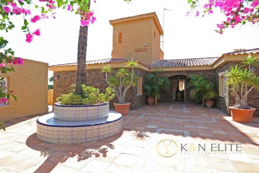 el Campello,Alicante,España,5 Bedrooms Bedrooms,5 BathroomsBathrooms,Chalets,31218