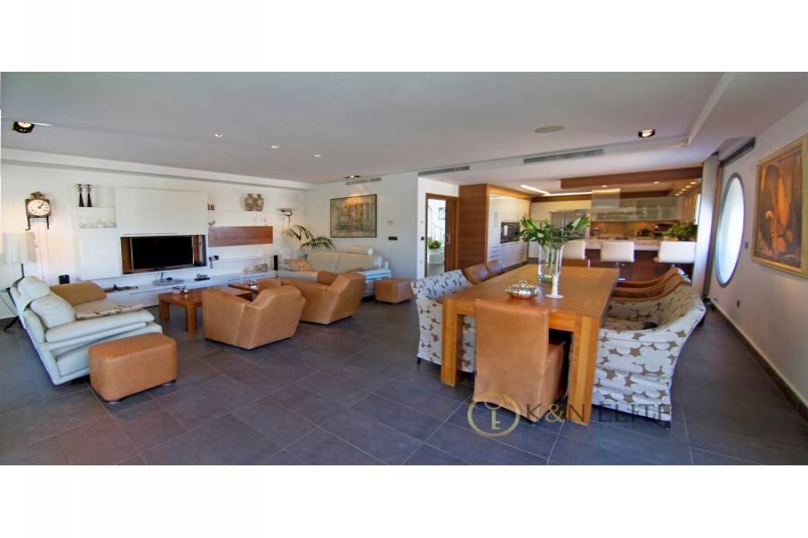 Alicante,Alicante,España,4 Bedrooms Bedrooms,3 BathroomsBathrooms,Chalets,31219