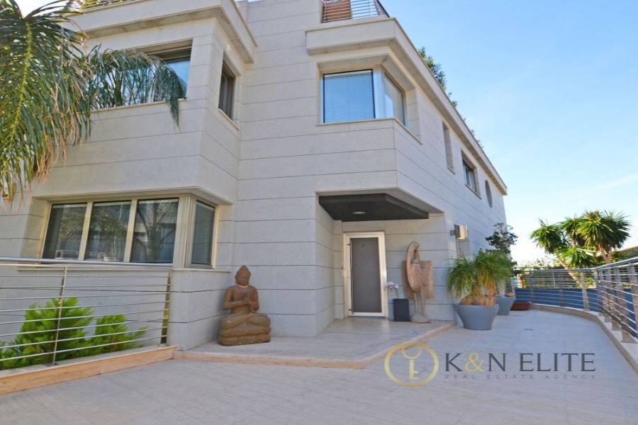 Alicante,Alicante,España,3 Bedrooms Bedrooms,2 BathroomsBathrooms,Chalets,31224