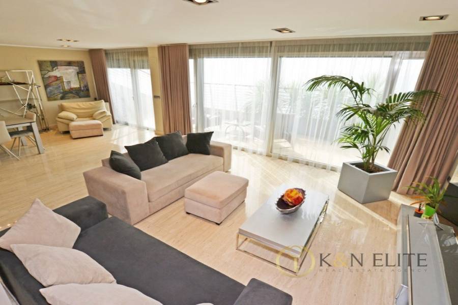 Alicante,Alicante,España,3 Bedrooms Bedrooms,2 BathroomsBathrooms,Chalets,31225