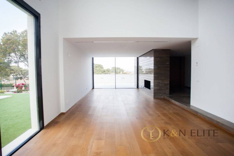 Alicante,Alicante,España,6 Bedrooms Bedrooms,3 BathroomsBathrooms,Chalets,31226