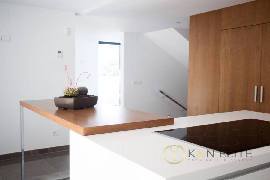 Alicante,Alicante,España,6 Bedrooms Bedrooms,3 BathroomsBathrooms,Chalets,31226