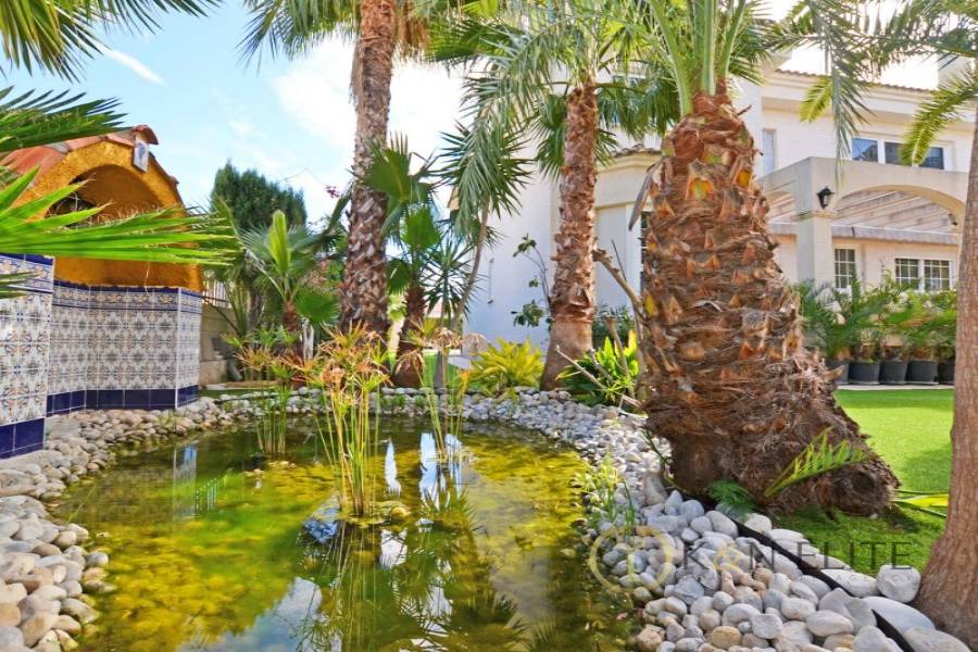 el Campello,Alicante,España,5 Bedrooms Bedrooms,6 BathroomsBathrooms,Chalets,31227