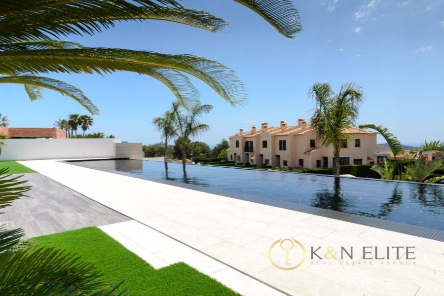 Benidorm,Alicante,España,4 Bedrooms Bedrooms,4 BathroomsBathrooms,Chalets,31230