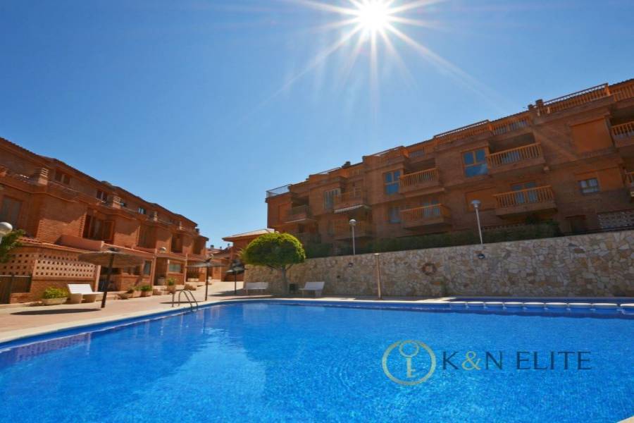 Alicante,Alicante,España,4 Bedrooms Bedrooms,3 BathroomsBathrooms,Chalets,31235