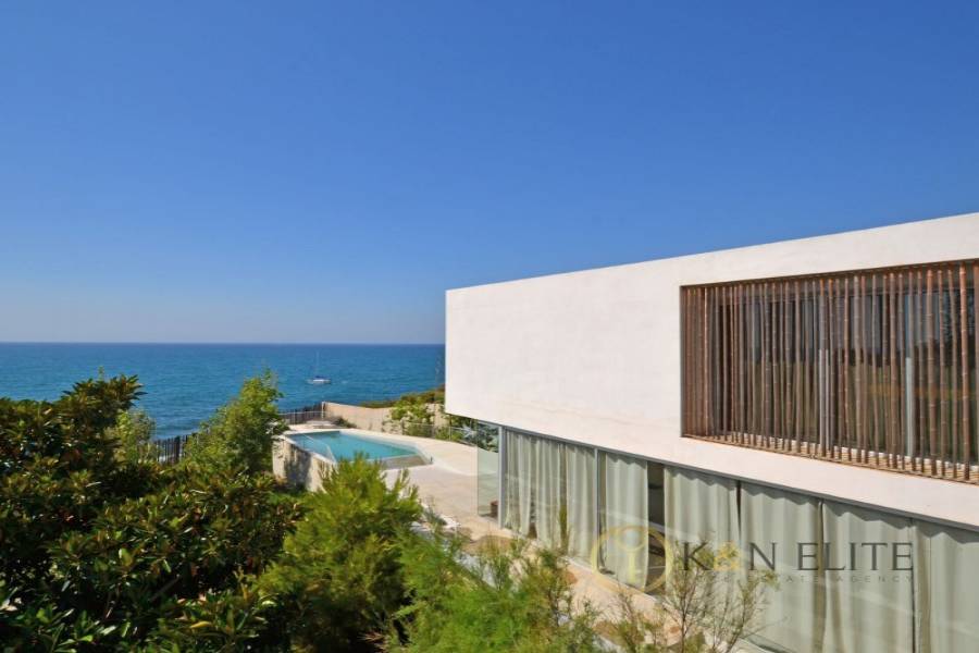 Alicante,Alicante,España,5 Bedrooms Bedrooms,4 BathroomsBathrooms,Chalets,31236