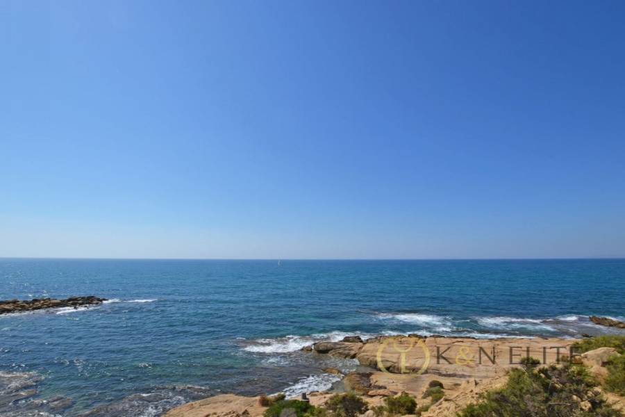 Alicante,Alicante,España,5 Bedrooms Bedrooms,4 BathroomsBathrooms,Chalets,31236