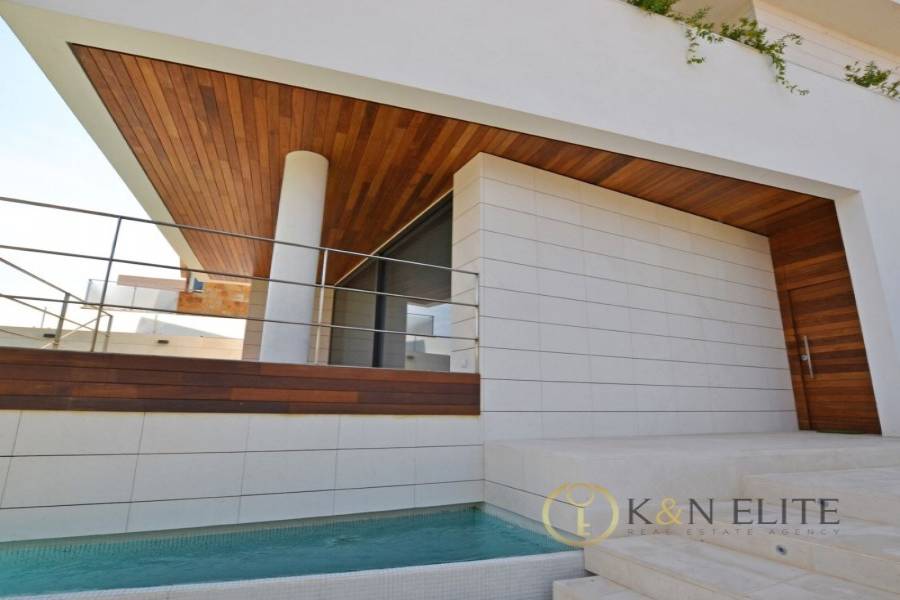 Alicante,Alicante,España,4 Bedrooms Bedrooms,3 BathroomsBathrooms,Chalets,31241