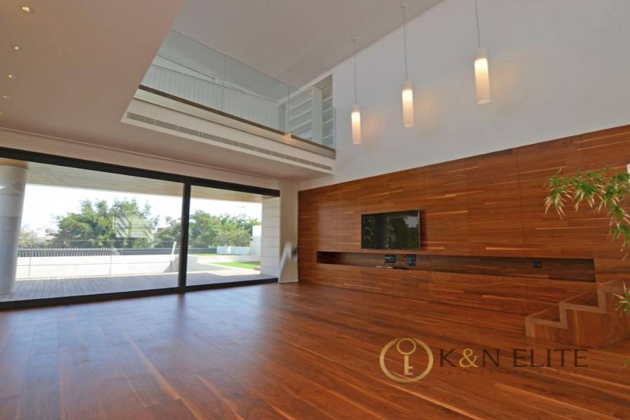 Alicante,Alicante,España,4 Bedrooms Bedrooms,3 BathroomsBathrooms,Chalets,31241