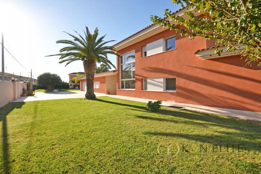 Mutxamel,Alicante,España,6 Bedrooms Bedrooms,5 BathroomsBathrooms,Chalets,31245