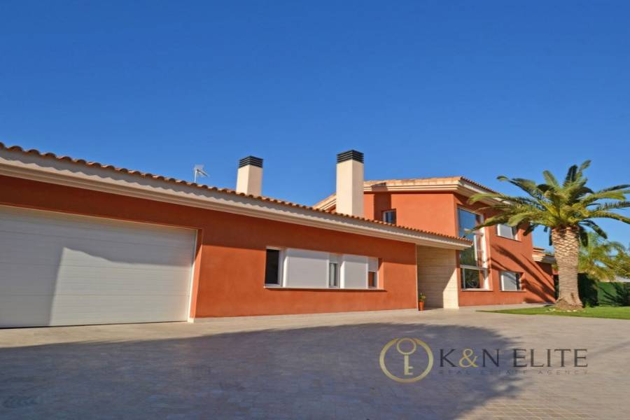 Mutxamel,Alicante,España,6 Bedrooms Bedrooms,5 BathroomsBathrooms,Chalets,31245