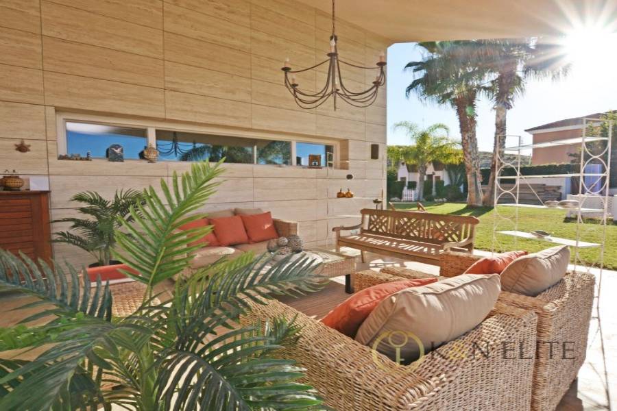 Mutxamel,Alicante,España,6 Bedrooms Bedrooms,5 BathroomsBathrooms,Chalets,31245