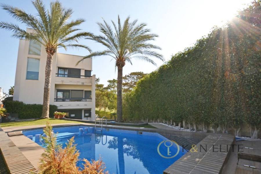 Alicante,Alicante,España,7 Bedrooms Bedrooms,6 BathroomsBathrooms,Chalets,31260